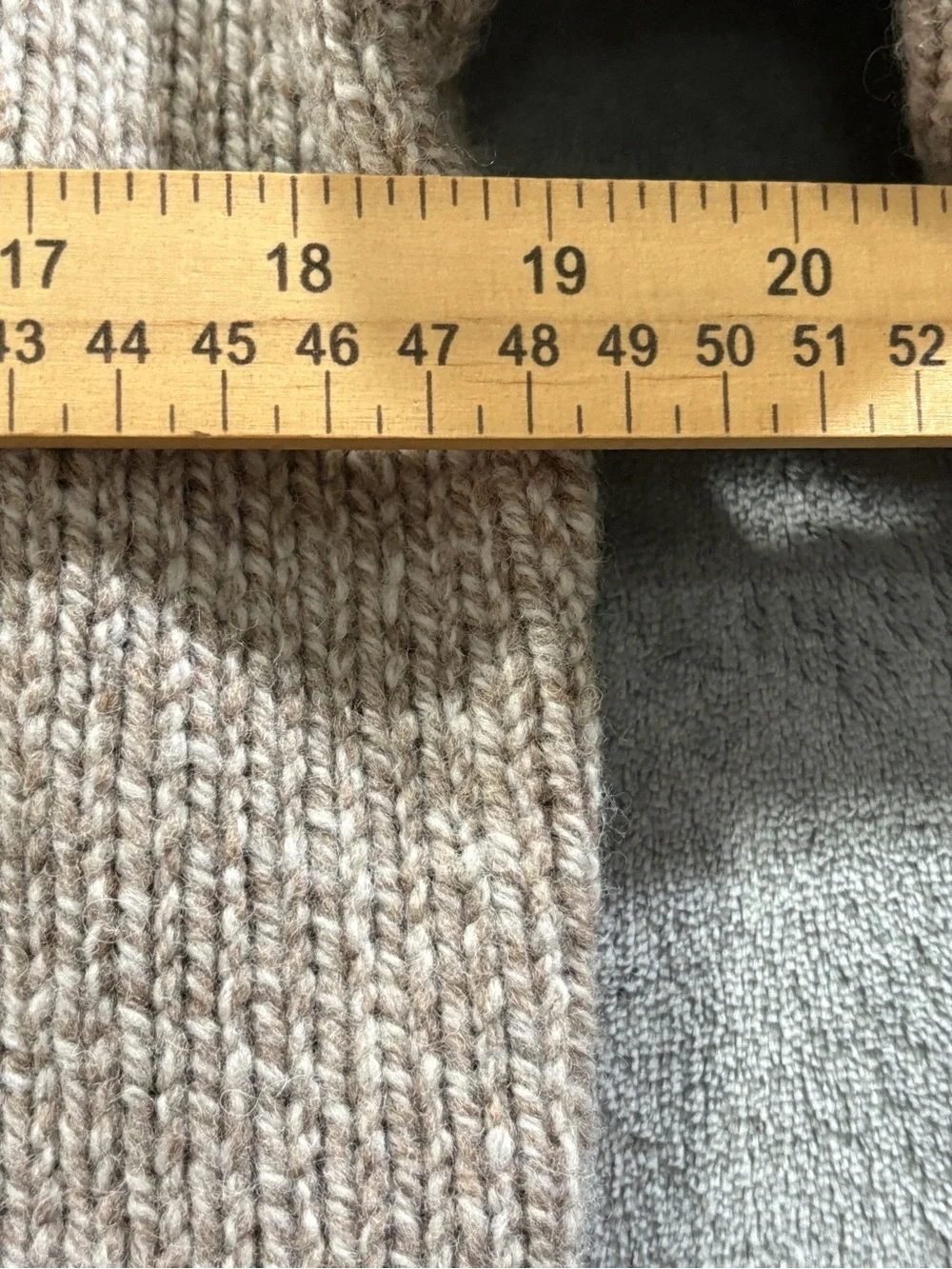LL Bean Tan Brown Marled 100% Lambs Wool Sweater Mens Size Medium Tall Preppy